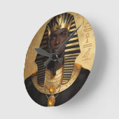 Pharaoh Energy — Ancient African King Modern Art  ラウンド壁時計 (傾斜)