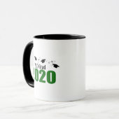 PhD Grad 2020キャップとディプロマ(緑) マグカップ (正面左)