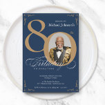 Photo エレガント Navy Blue金ゴールド80th Birthday Party 招待状<br><div class="desc">Photo Navy Blueエレガント金ゴールド80th Birthday Party Invitation.洗練とエレガントお祝いを具現化した金ゴールド&ネイビー素晴らしブルマイルストン誕生日招待状をご紹介。豪華な招待状には、豪華な金ゴールドアクセントで飾られた濃紺の背景があり、スタイルの重要なマイルストーンを記念するのに最適だ。デザイン要素エレガントは、クラシックのカラーパレットと組み合わされ、ゲストが受け取った瞬間から興奮し、感動することを保証する。この招待フォーマルは、最高のエレガンスとフェスティバルの両方の大事な行事のために理想的な、あなたの特別な日をマークする必要があしゃれているる。</div>