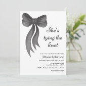 Photo Black Bow She's Tying the Knot Bridal Shower 招待状 (スタンド正面)