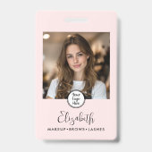 Photo Blush Pink Script ロゴ挿入可 メイクID バッジ (正面)