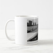 Photo collage Rotterdam 4 in black and white コーヒーマグカップ (左)