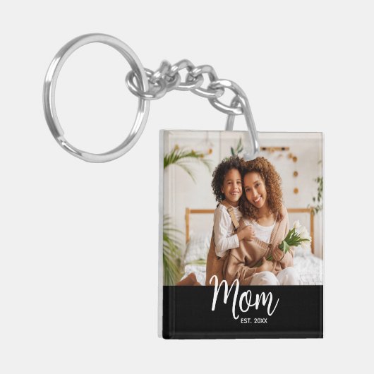 Photo Mom Established Date White Script on Black キーホルダー (正面左)