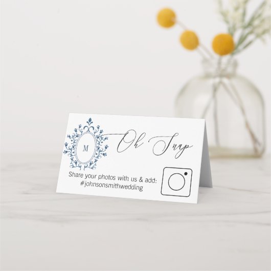 Photo Share Folded table card Teal Monogram プレイスカード (正面)