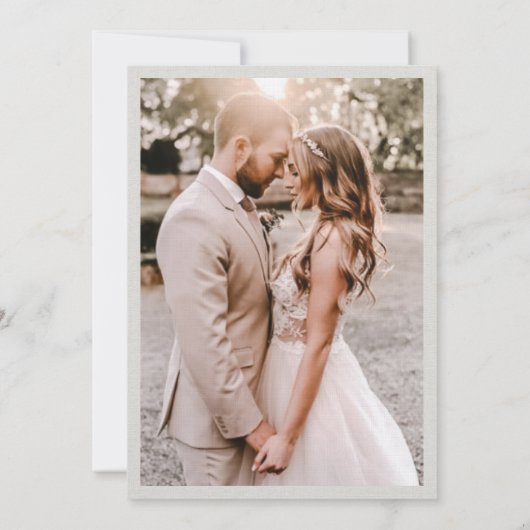 Photo Wedding Modern Minimalist Embossed Linen 招待状 (裏面)