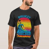 Phuket Thailand Retro Throwback Surf & Beach Souve Tシャツ (正面)