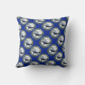 Physeter macrocephalus Whale With Mountain Laurel クッション (裏面)