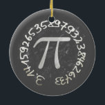 Pi Day PiDay Chalkboard教育 セラミックオーナメント<br><div class="desc">自分のパイを知るのは理不尽ではない。先生は、チョークの記号と一緒に円周形の最も重要な数字を投稿した。ピ祝ーデイ毎年3月14日、アルバート・アインシュタインの誕生日でもある。これが偶然の一致だと思うか数学の秘密の力だと思う？Piは数学で最も重要な数字の一つであり、PiDayのパイを掘る前に少なくとも3.14または3.14159を覚えなさい。</div>