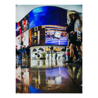 Piccadilly circus on a rainy day ポスター