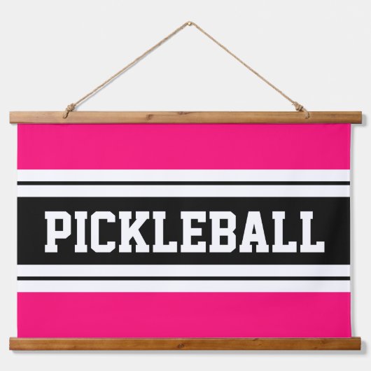 PICKLEBALLブライトピンク白黒レースストライプズ 吊り下げ型タペストリー (正面)