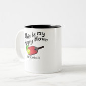 Pickleball: これは私の楽しい時間です ツートーンマグカップ (正面左)