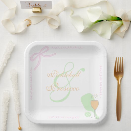 Pickleball and Prosecco Bridal Shower ペーパープレート (ウェディング)