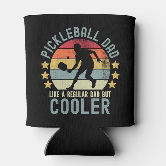 Pickleball Dad Like a Regular Dad But Cooler 缶クーラー (裏面)