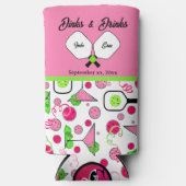 Pickleball Dinks & Drinks Bridal Shower Pink Cosmo スリム缶クーラー (正面)