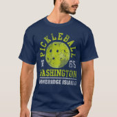 Pickleball Est.1965ワシントン州Bainbridgeの島 Tシャツ (正面)