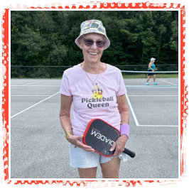 Pickleball Queen, Yellow Ball Purple, Gold Crown Tシャツ