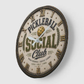 Pickleball Social Club Rustic Player Gift ラージ壁時計 (傾斜)