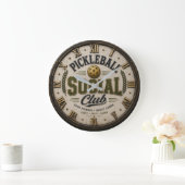 Pickleball Social Club Rustic Player Gift ラージ壁時計 (ホーム)