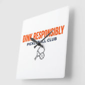 Pickleball Time! – Dink Responsibly Wall Clock スクエア壁時計 (傾斜)