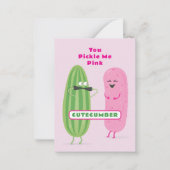 Pickled Pink | かわいいきゅうりの子のバレンタインカード ノートカード (正面)