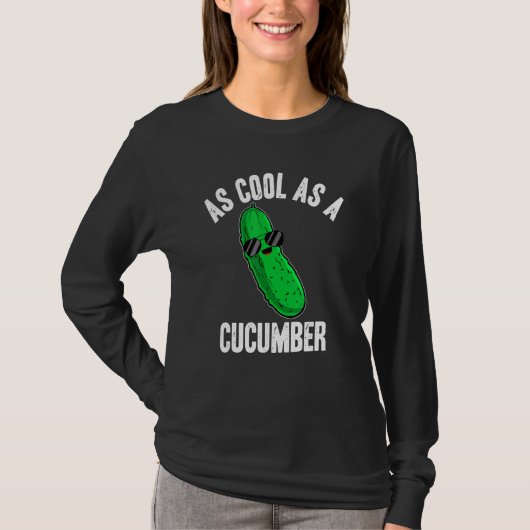 Pickles As Cool as a Cucumber  Pickle Saying Tシャツ (正面)