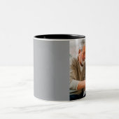 Picture perfect gift for Grandpa ツートーンマグカップ (中央)