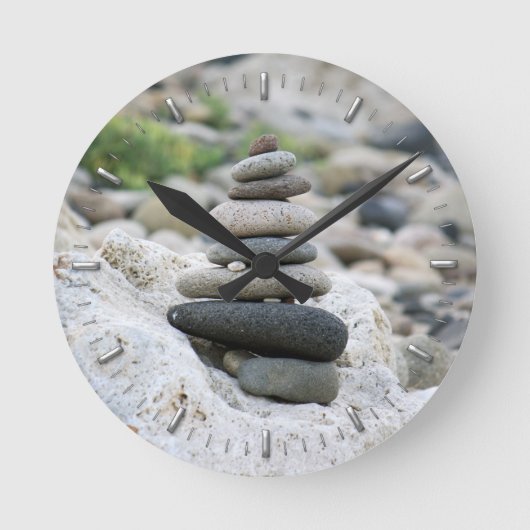 Piedras zen en la playa de Almería ラウンド壁時計 (正面)