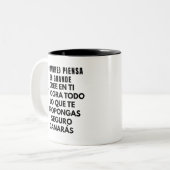 PIENSA EN GRANDE REGALO PERSONALIZADO PARA(NOMBRE) ツートーンマグカップ (正面左)