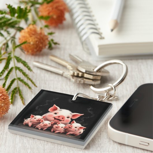Pig Artwork – Mother Pig & Piglets キーホルダー (正面右)
