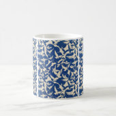 Pigeons in white and blue Rijksmuseum Amsterdam コーヒーマグカップ (中央)