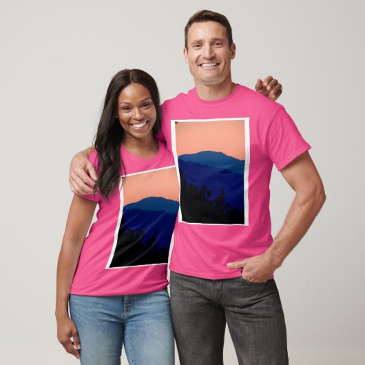 Pikes Peak At Dusk Graphic Tシャツ (ユニセックス)