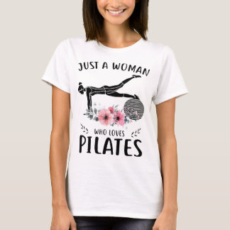 pilatesのガールフレンドのTシャツを愛するちょうど女性 Tシャツ