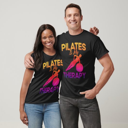 Pilates Instructor Teacher Pilates Is My Therapy Tシャツ (ユニセックス)