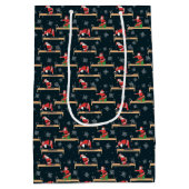 Pilates Reformer Santa Seamless Christmas Patterns ミディアムペーパーバッグ (裏面)