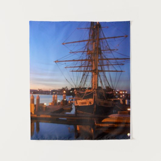 Pilgrim at dawn Dana point harbor タペストリー (正面)