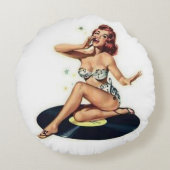 PIllowを囲むレコードに女の子をピンアップ ラウンドクッション (裏面)