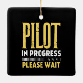 Pilot in Progress – Loading Bar Aviation Design セラミックオーナメント (裏面)