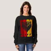 Pin and Bowling Ball Bowler Team 2023 More Strikes スウェットシャツ (正面フル)