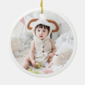 Pine Branch私たちの初めてのクリスマス信じ写真 セラミックオーナメント (裏面)