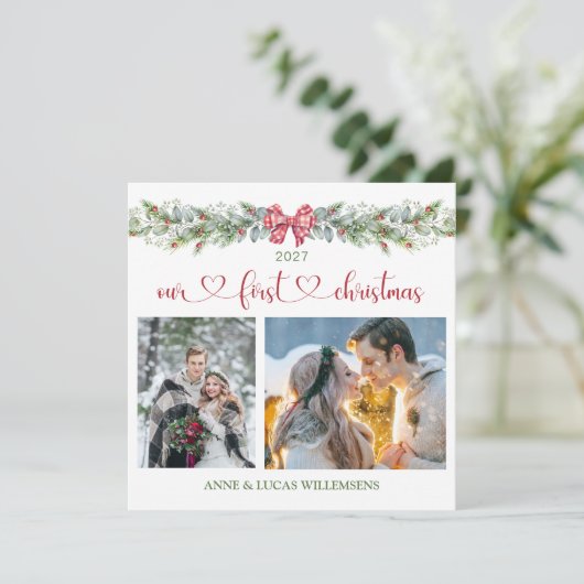 Pine Eucalyptus私たちの最初のクリスマスフォトフラットカード (スタンド正面)