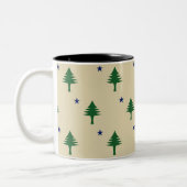 Pine tree and star 1901 flag of Maine State ツートーンマグカップ (左)