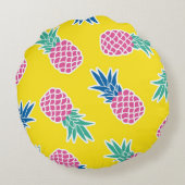 Pineapple Frenzy:明るい漫画ヴィンテージ。 ラウンドクッション (裏面)