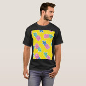 Pineapple Frenzy:明るい漫画ヴィンテージ。 Tシャツ (正面フル)