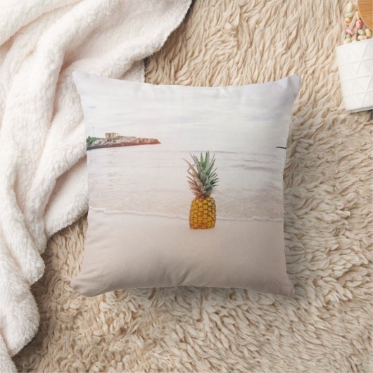 Pineapple on sand near beach クッション (ブランケット)
