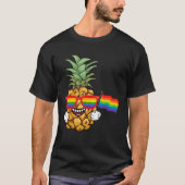 Pineapple Rainbow Flag Hawaiian Gay Pride LGBT Tシャツ (正面)