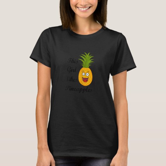 Pineapples Exotic Fruits Summer Pineapple Tシャツ (正面)