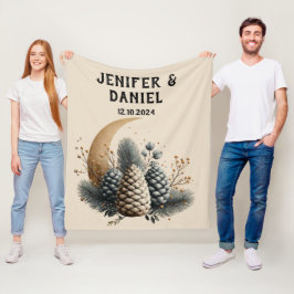 Pinecones and Crescent Moon Winter Love フリースブランケット