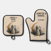 Pinecones and Crescent Moon Winter Love 鍋つかみ&鍋敷きセット (正面)