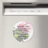 Pink 淡い色の Geranium日付の保存 マグネット (インサイチュ (食洗機))