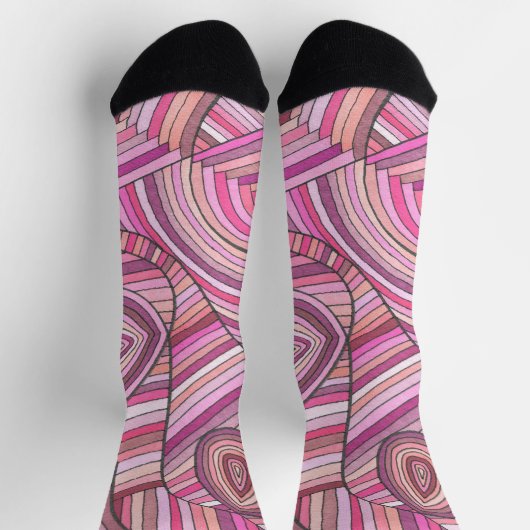 Pink Abstract Geometric Pattern with Curved Lines ソックス (上部)